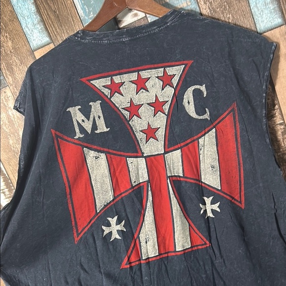 Archaic Men's Black Skull Graphic Tee - Picture 13 of 14